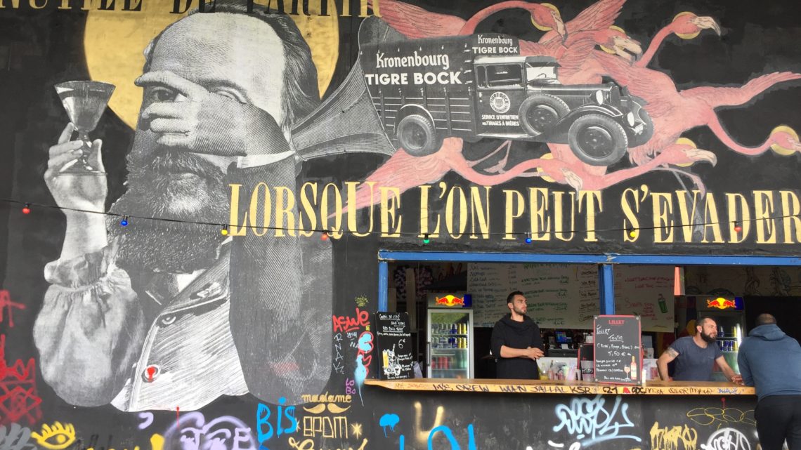 À la découverte de Madame Moustache l’Artiste de Street Art qui jongle avec les mots et les images ! À la découverte de Madame Moustache l’Artiste de Street Art qui jongle avec les mots et les images !