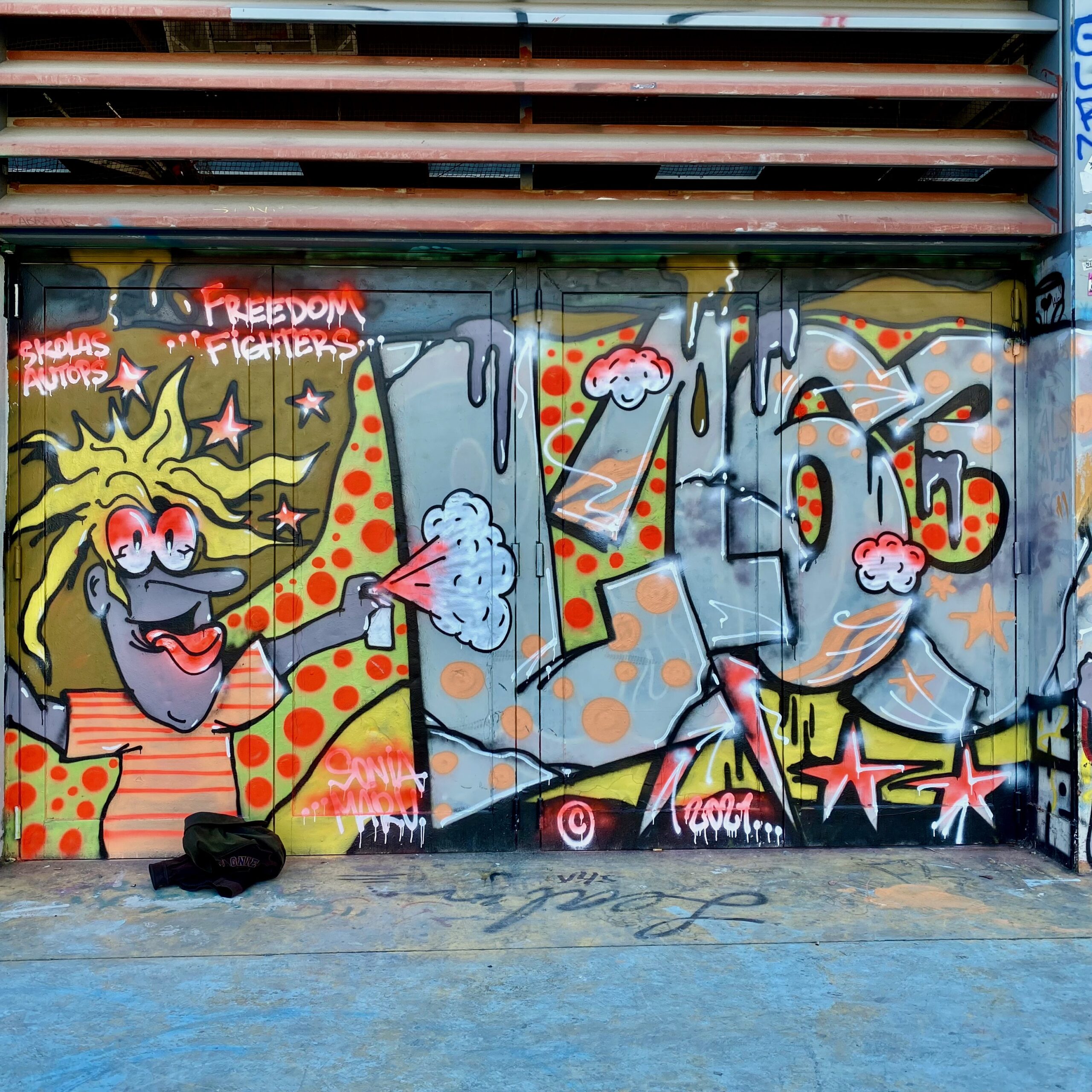 The Garden of the Three Chimneys: Barcelona's graffiti temple - ALTINNOV